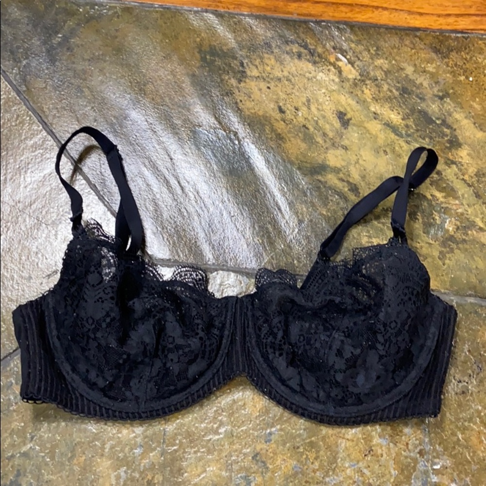 Black lace Victoria Secret bra